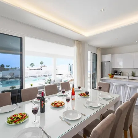 Aqualava 2 By Βίλα Πλάγια Μπλάνκα