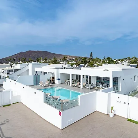 Aqualava 2 By Βίλα Πλάγια Μπλάνκα